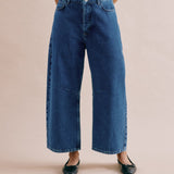 Relaxed Mid-Rise Barrel Jeans