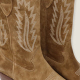 embroidery detail – alternate view