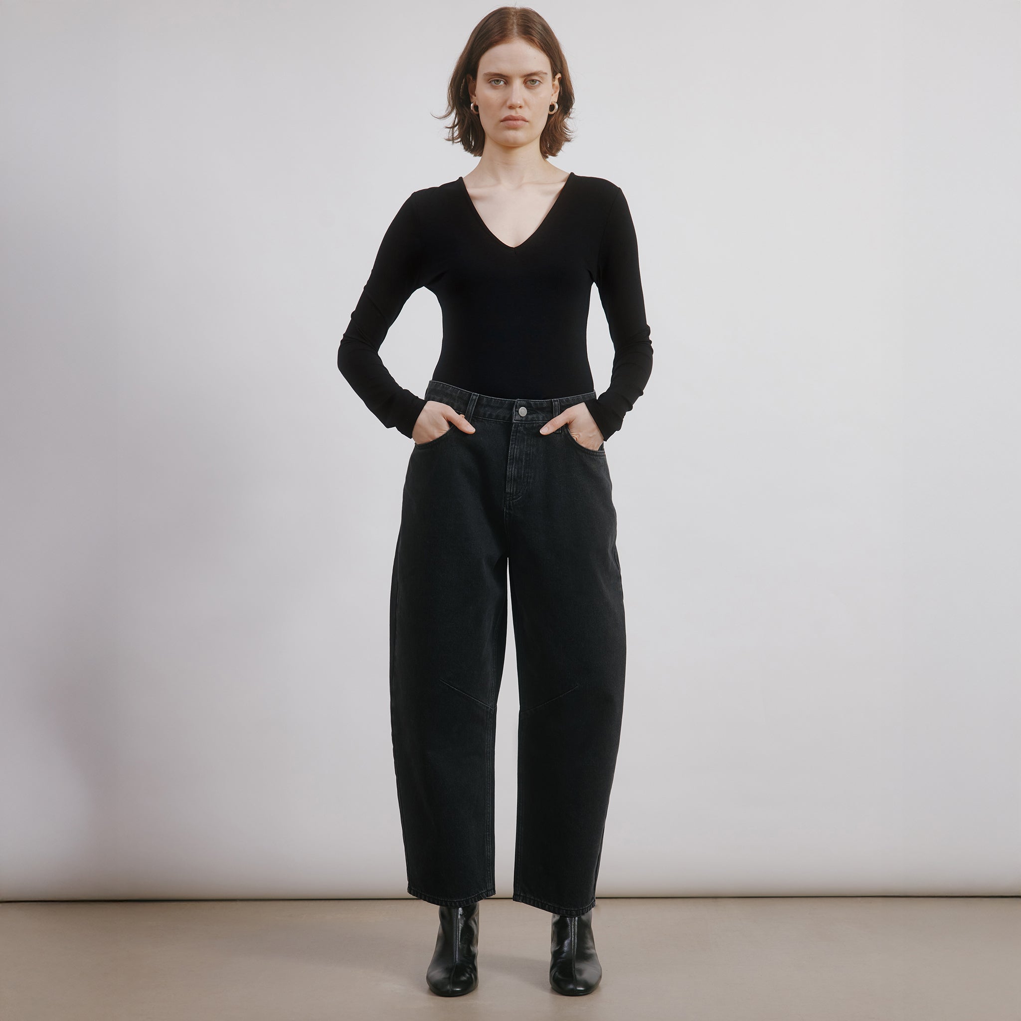 Barrel Leg Jeans by Albaray