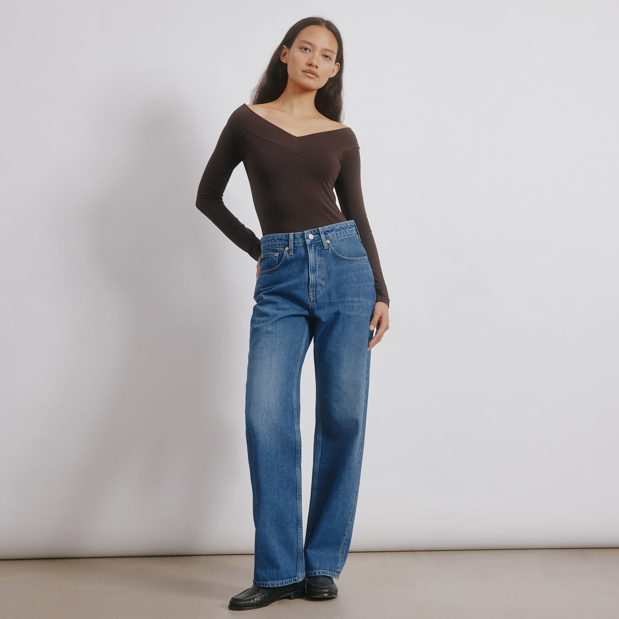 Mid-Wash Straight Leg Jeans by Albaray