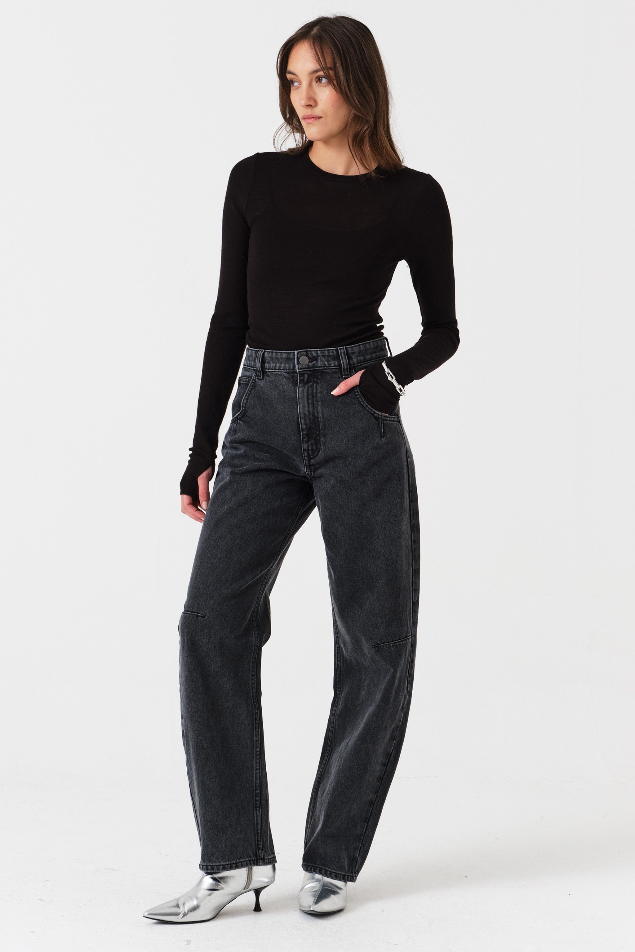 Nina Barrel Leg Jean in Raven