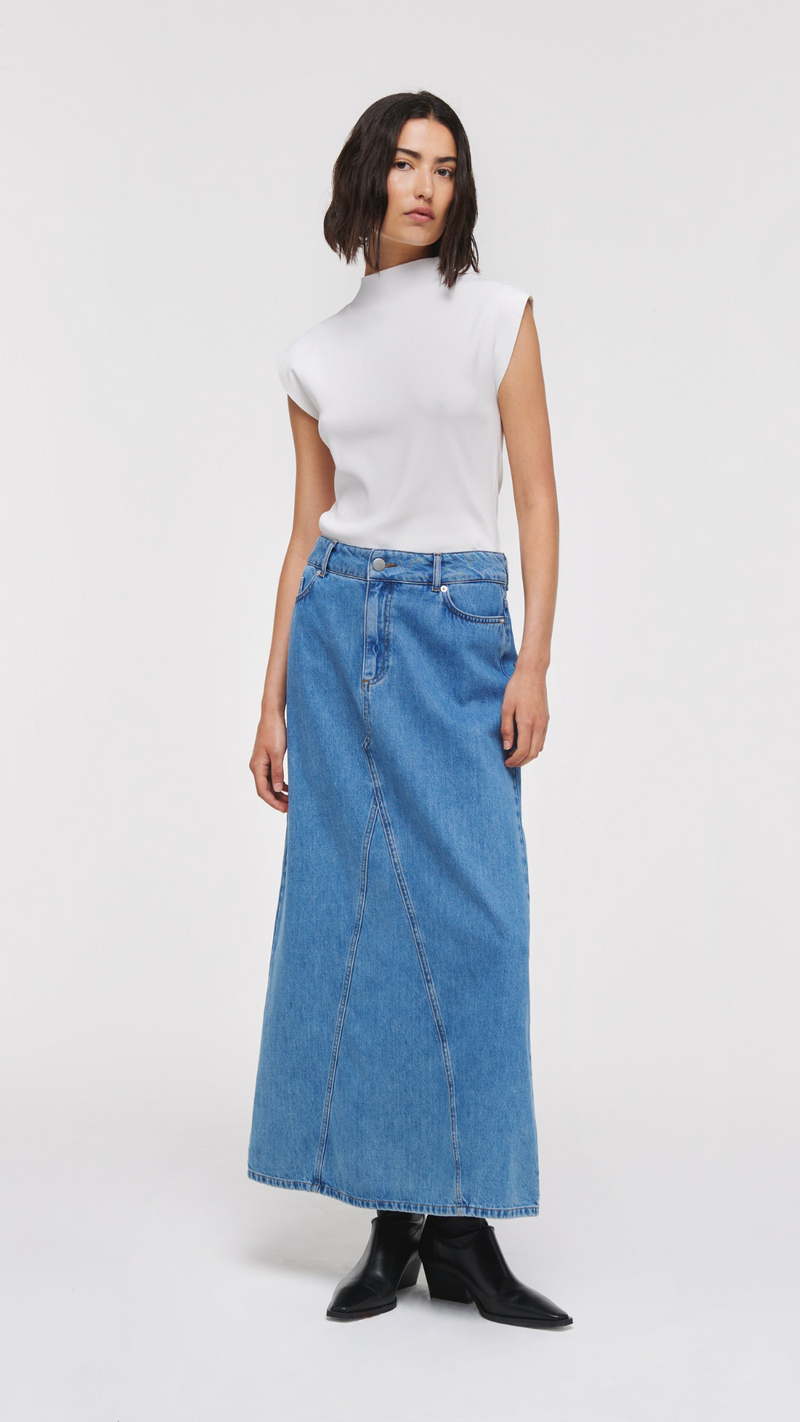 Long light outlet denim skirt