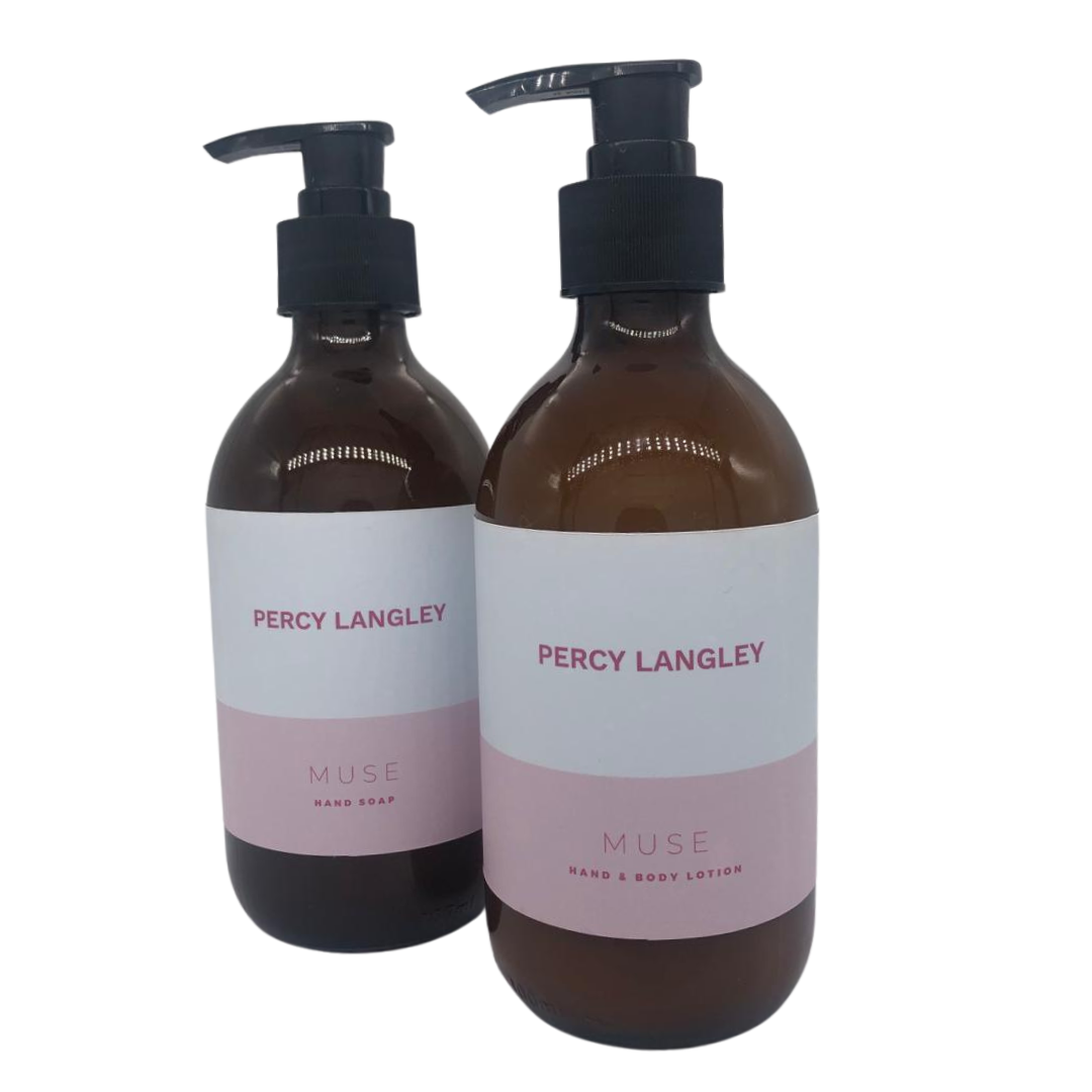 Our Muse Hand Soap is handmade in the UK in small batches from 100% natural ingredients. Made using our aromatherapy blend of Musing essential oils and 100% natural wax. Muse is an uplifting and cleansing blend of Geranium, Petitgrain and Frankincense 100% Essential Oils.